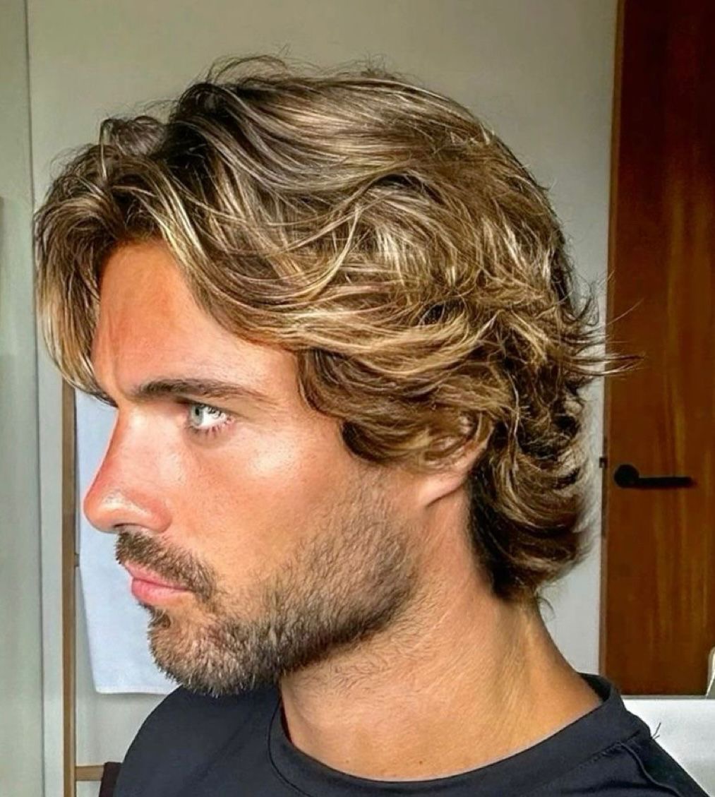 Wavy blond caramel